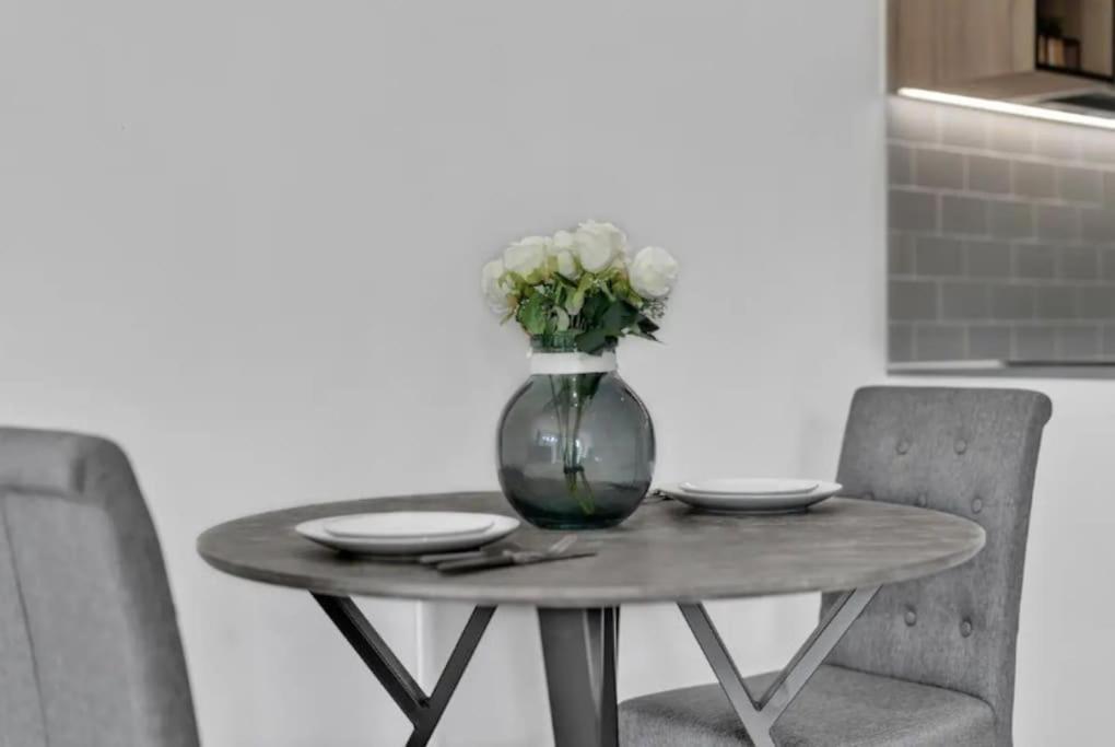 Апартаменты Deluxe 1 Bed In Colindale Wembley With Freewifitv Лондон Экстерьер фото