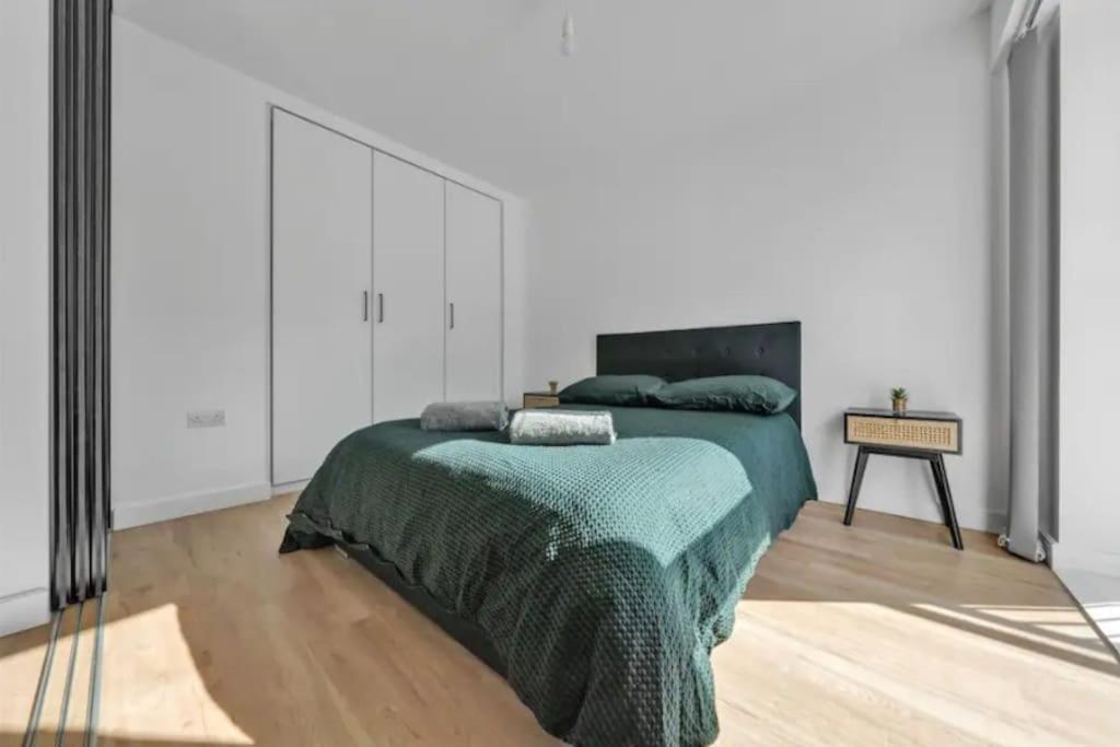 Апартаменты Deluxe 1 Bed In Colindale Wembley With Freewifitv Лондон Экстерьер фото